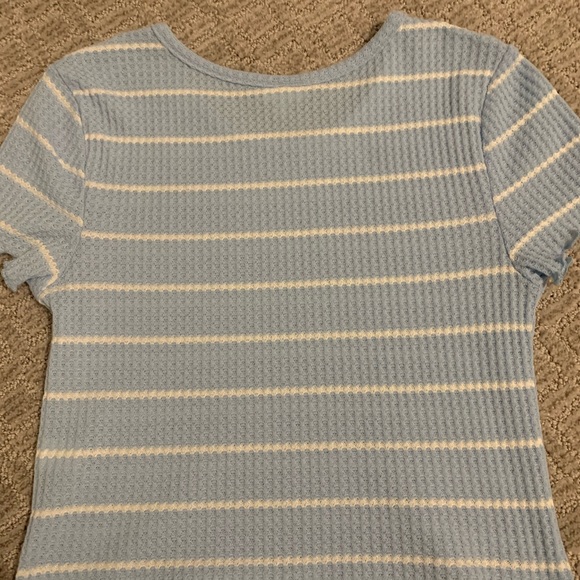 light blue and white striped crop top - Picture 2 of 3